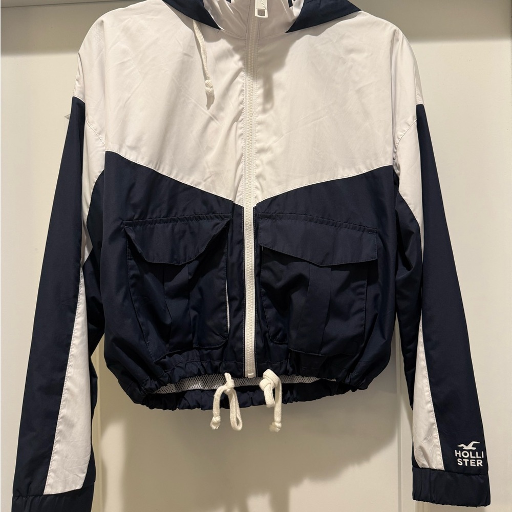 Hollister Cropped Windbreaker Jacket XS Navy White Hooded Zip Athletic